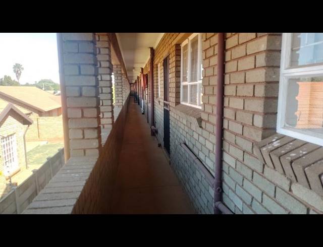 2 BEDROOM APARTMENT FOR SALE IN CULEMBORG PARK